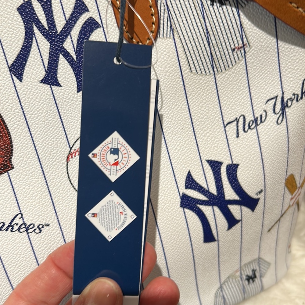 NWT Authentic Yankees Tammy Tote - Picture 6 of 13